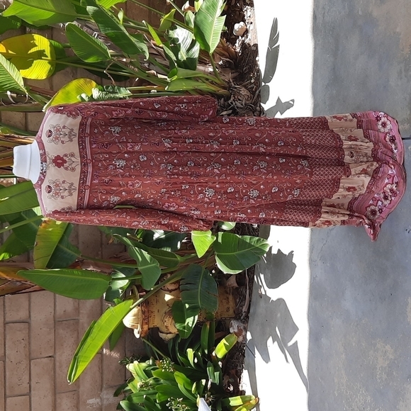 Spell and the Gypsy Portobello gown wine small - Picture 6 of 10